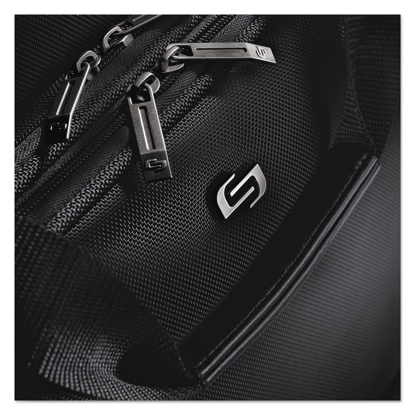 Solo Classic Rolling Case, Fits Devices Up to 17.3", Polyester, 17.5 x 9 x 14, Black