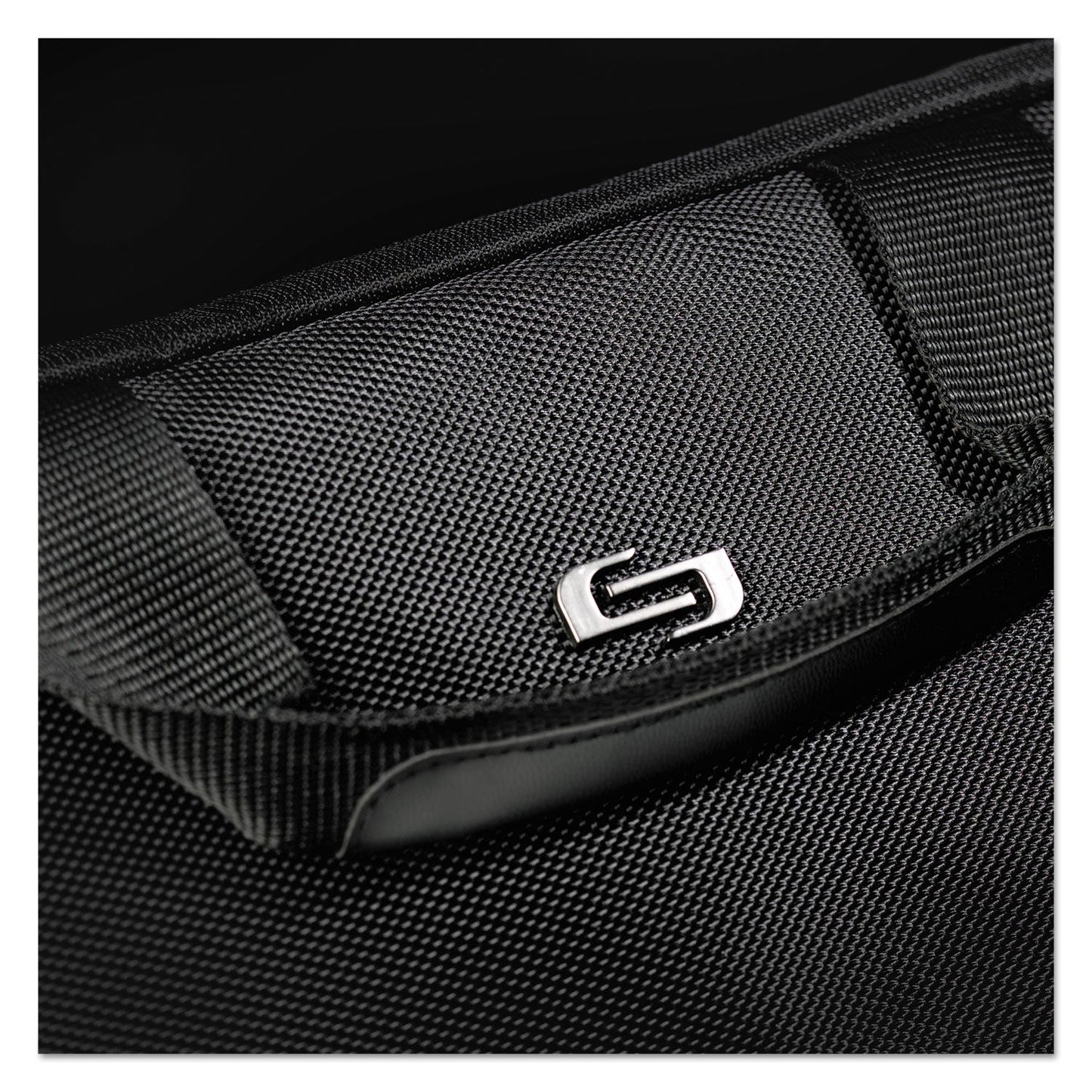 Solo Pro Slim Brief, Fits Devices Up to 16", Polyester, 15.5 x 2 x 11.5, Black