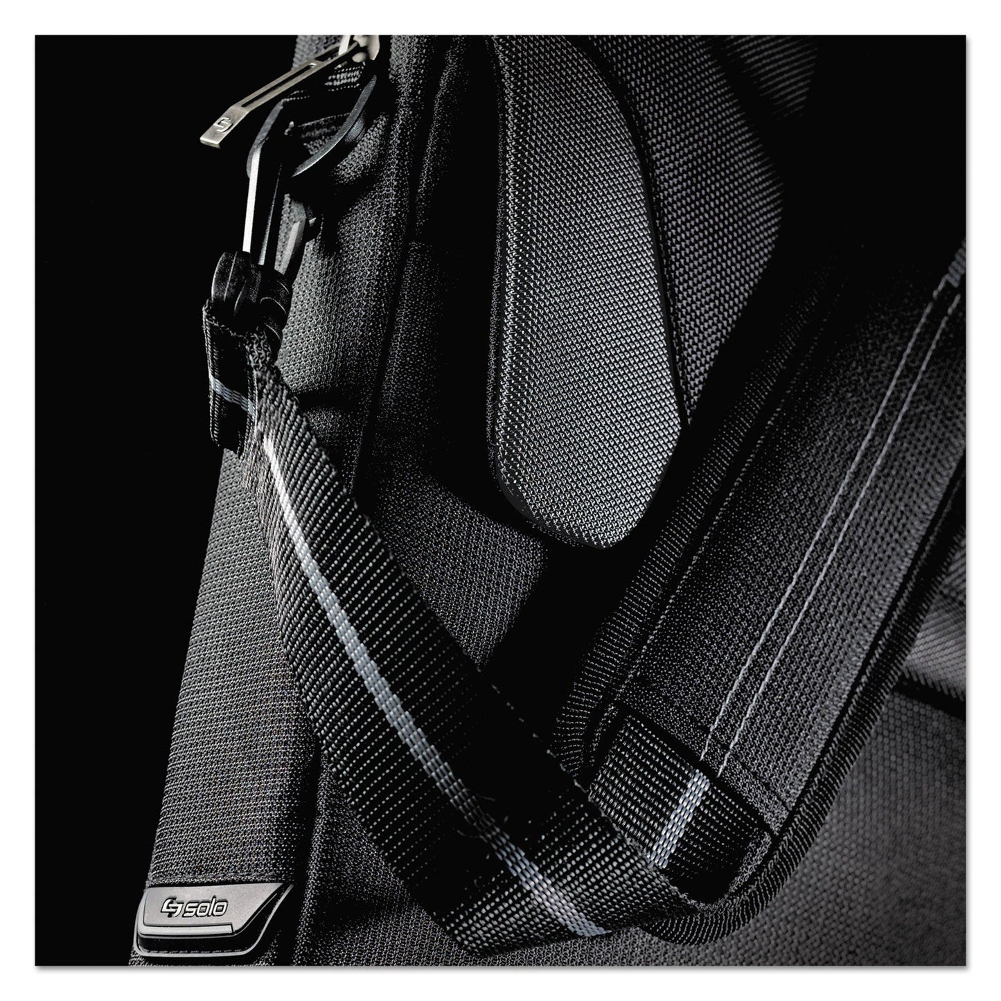 Solo Pro Slim Brief, Fits Devices Up to 14.1", Polyester, 14 x 1.5 x 10.5, Black