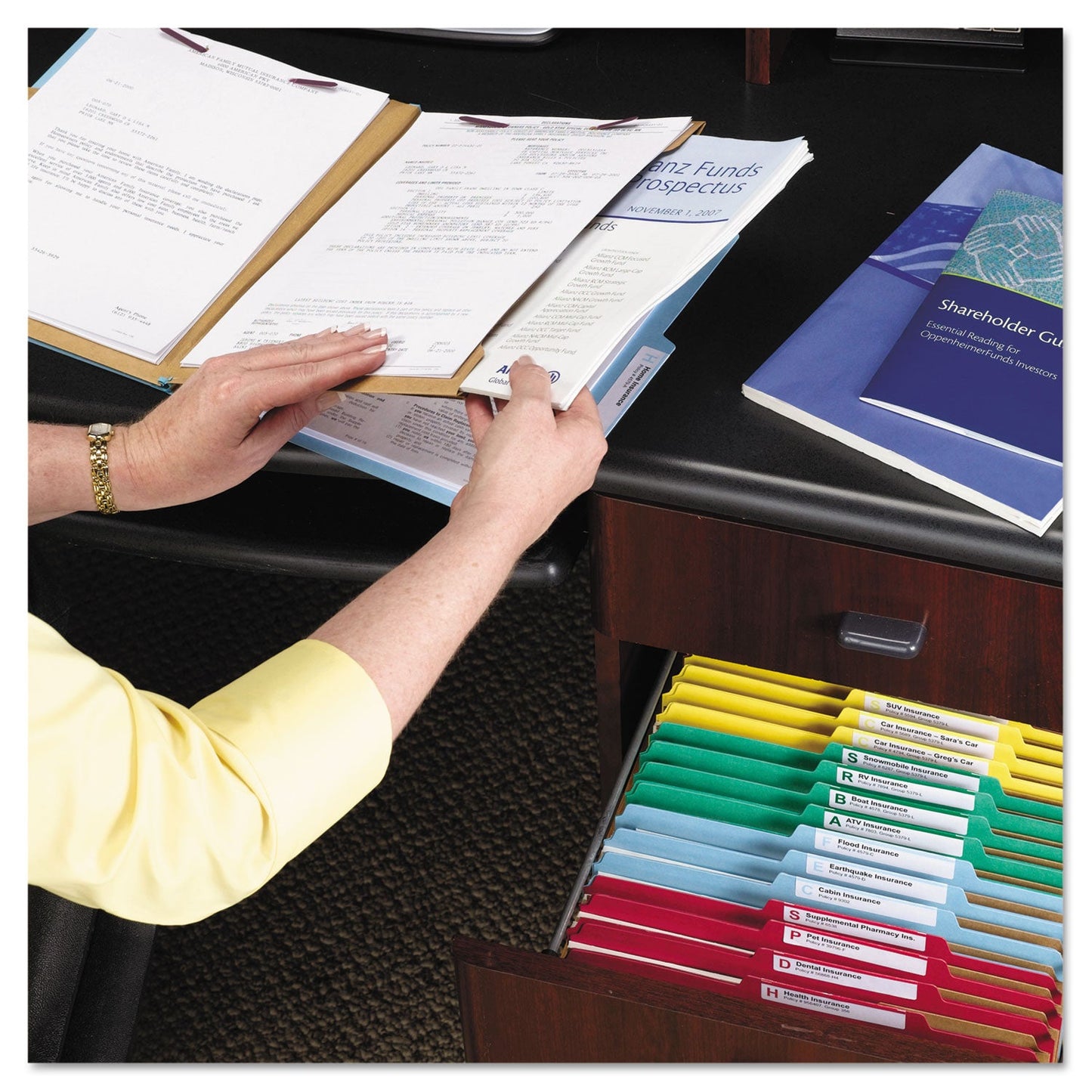 Smead 6-Section Pressboard Top Tab Pocket-Style Classification Folders with SafeSHIELD Fasteners, 2 Dividers, Letter, Green, 10/Box