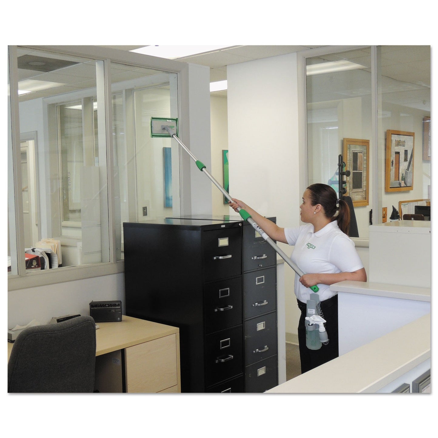 Unger SpeedClean Window Cleaning Kit, 72" to 80", Extension Pole With 8" Pad Holder, Silver/Green