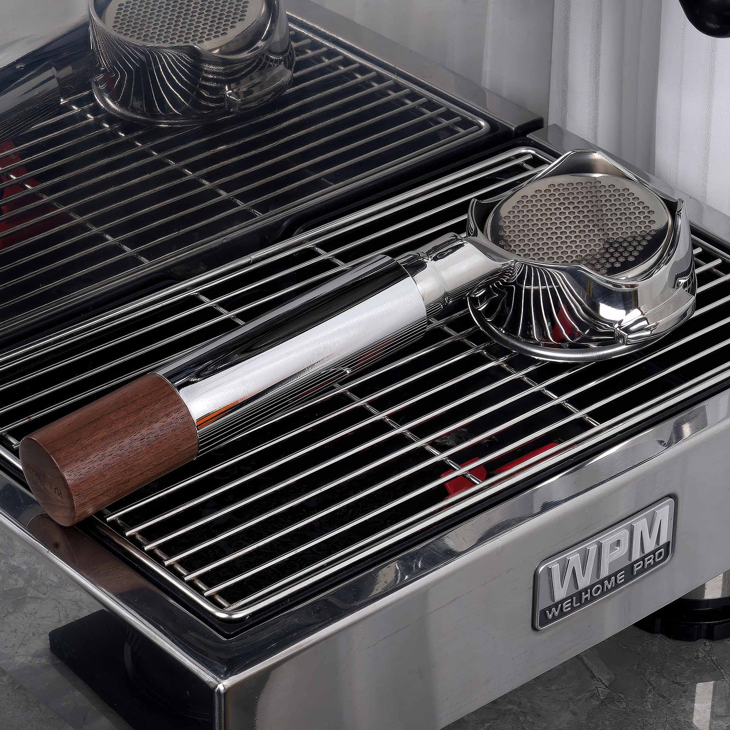 Openwork Bottomless Portafilter with High Extraction Basket