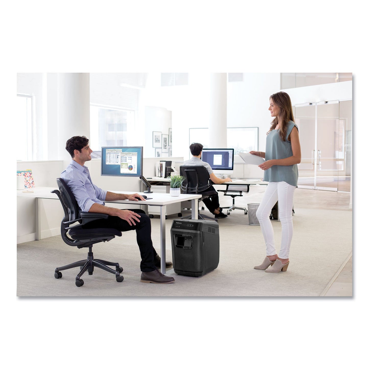 Fellowes AutoMax 200M Auto Feed Micro-Cut Shredder, 200 Auto/10 Manual Sheet Capacity