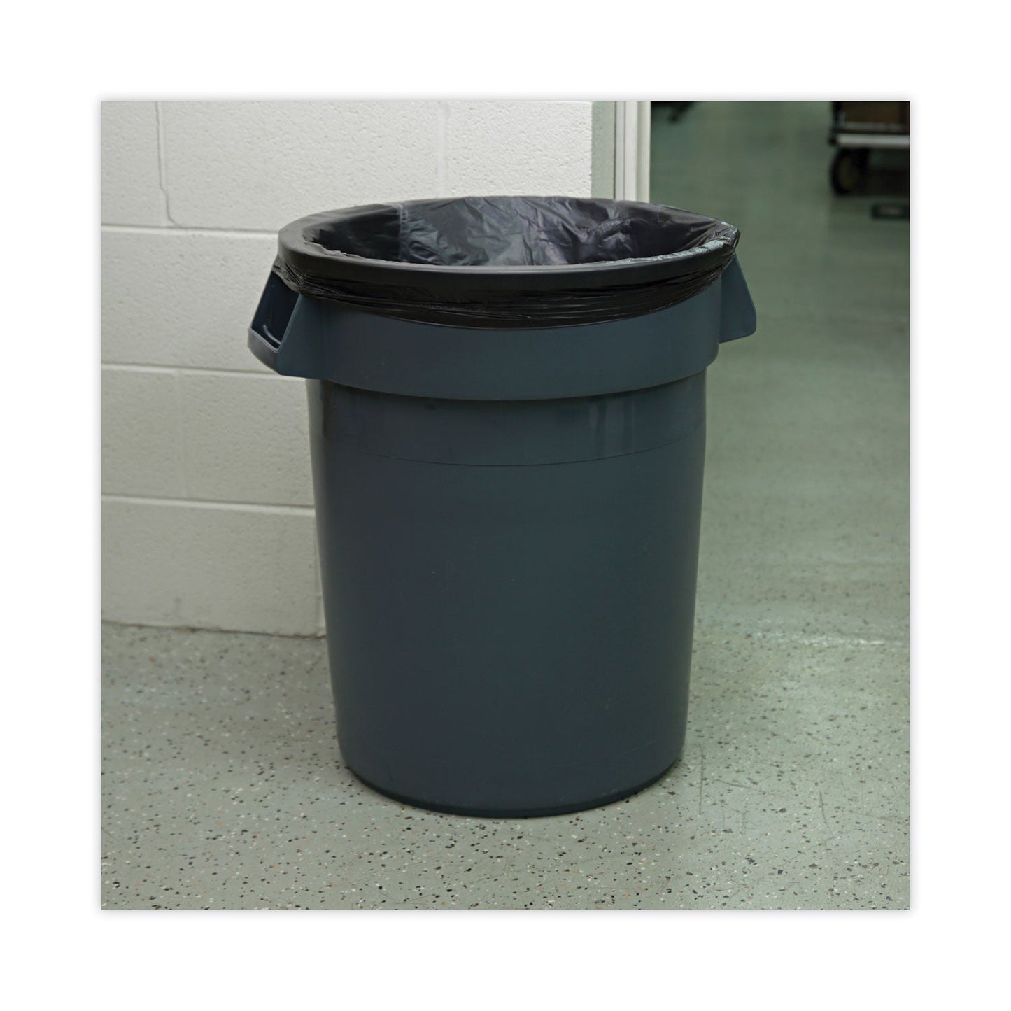 Boardwalk Linear Low Density Industrial Can Liners, 33 gal, 0.6 mil, 33 x 39, Black, 200/Carton