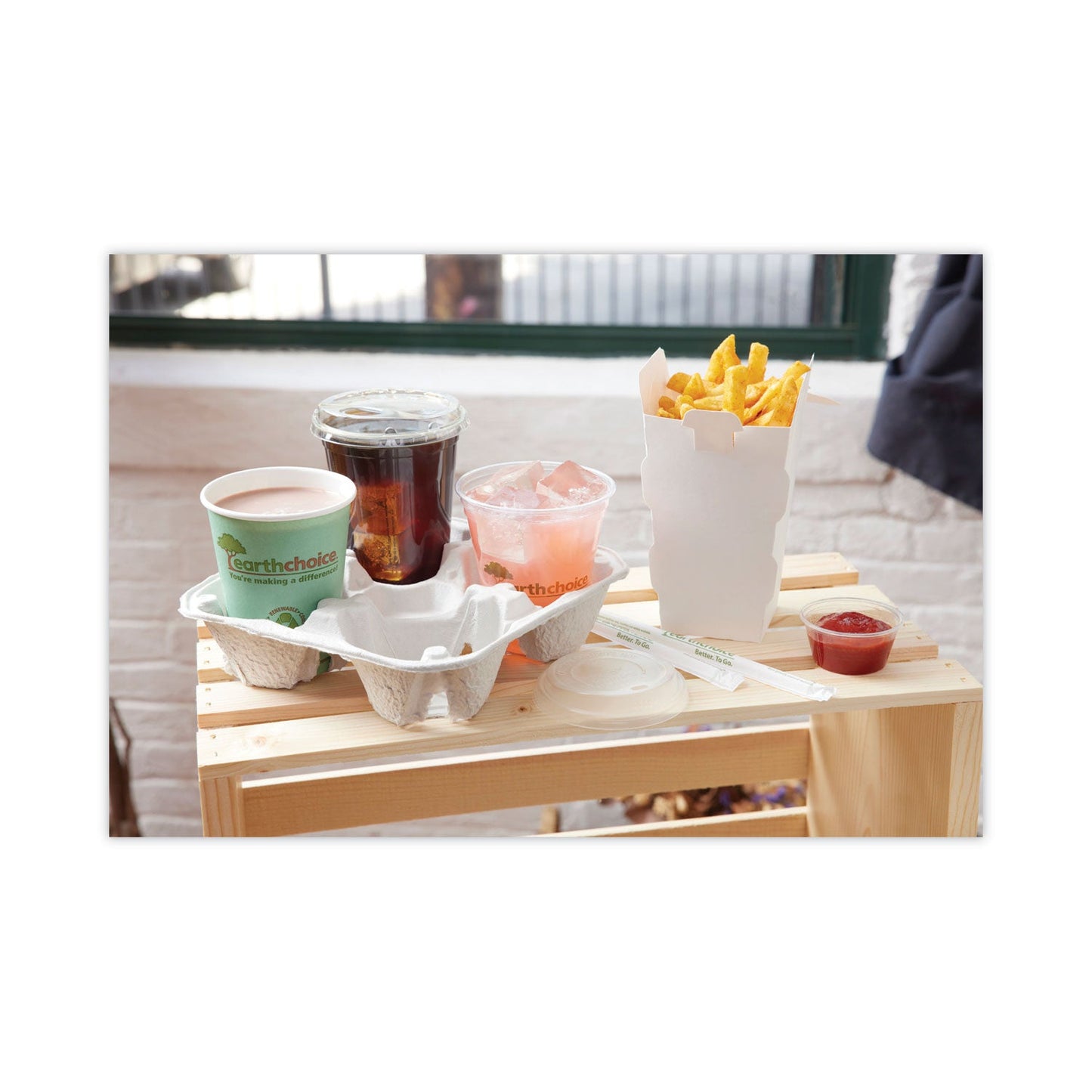 Pactiv Evergreen EarthChoice Carry-Safe Beverage Carrier, Four-Cup Carrier with Food Tray, 8 oz to 32 oz, Natural, 300/Carton