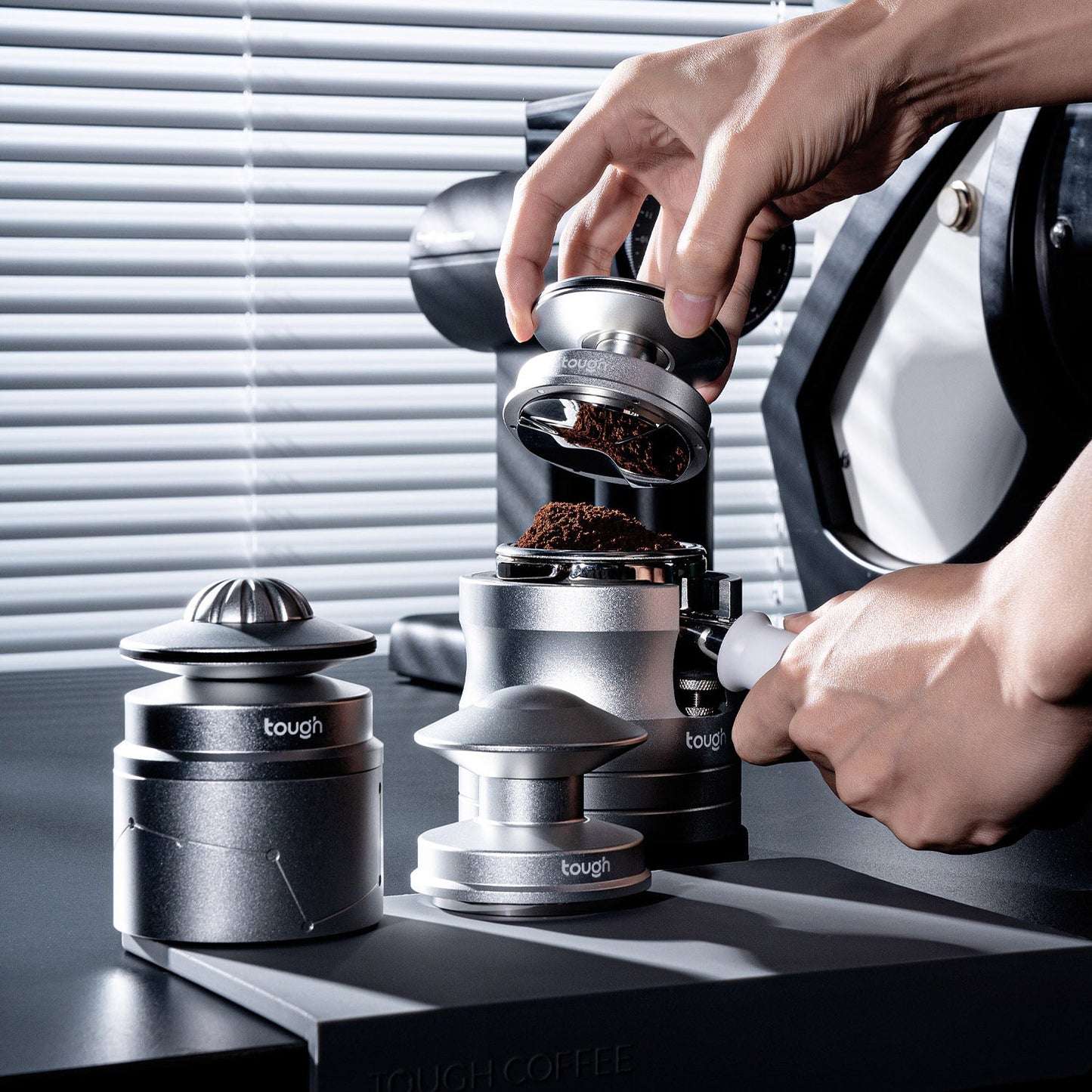 UFO Series Self-Gravity Distributor