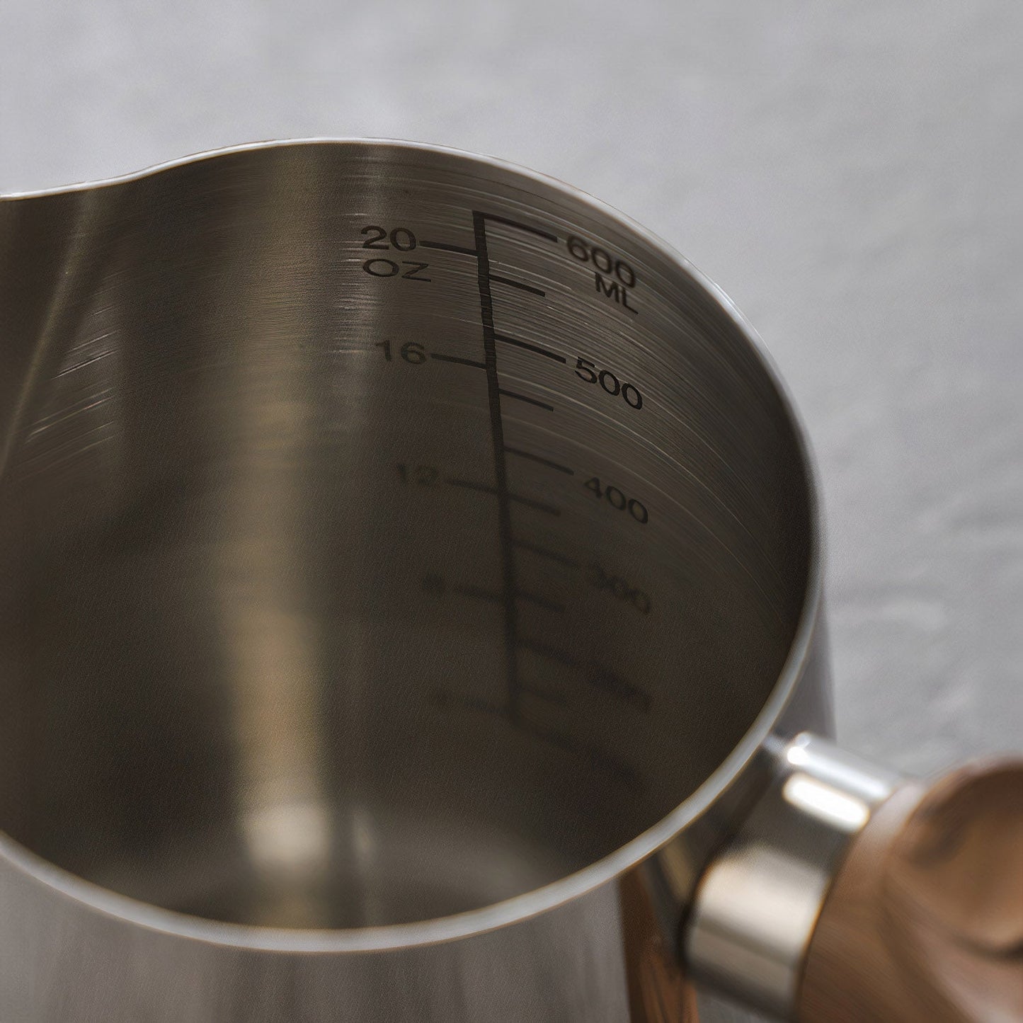 Thickened Milk Jugs For Latte, Cappuccino And Frothing Milk