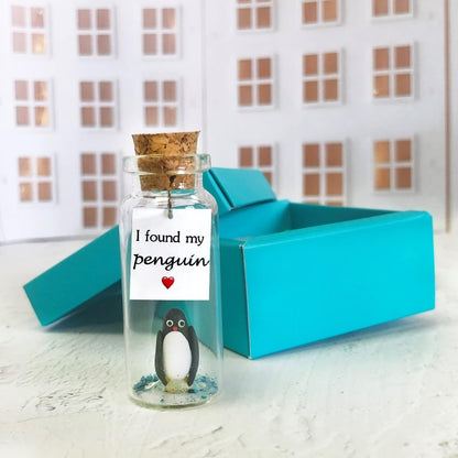 Kseniya Revta Girlfriend and Boyfriend Gifts  Anniversary Present for Him or Her  Custom Photo Gift Bottle for Husband or Wife  Ideal for Valentine Dates (White & Black Penguin, in Teal Gift Box)