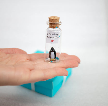 Kseniya Revta Girlfriend and Boyfriend Gifts  Anniversary Present for Him or Her  Custom Photo Gift Bottle for Husband or Wife  Ideal for Valentine Dates (White & Black Penguin, in Teal Gift Box)